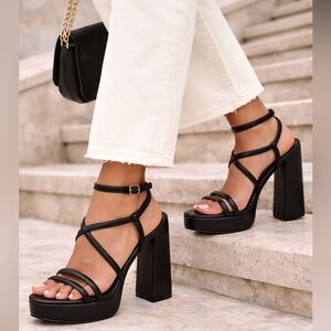 Marc Fisher Black Strappy Platform Heels Size 6.5 Block Heel Sandals